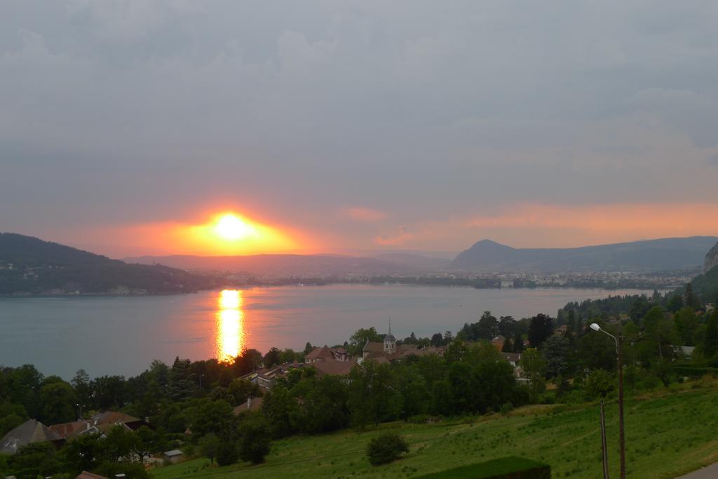 Le Clos Du Lac - Location De Chambres Veyrier-du-Lac Exteriör bild