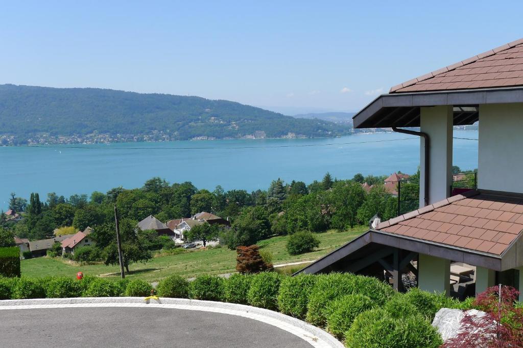 Le Clos Du Lac - Location De Chambres Veyrier-du-Lac Exteriör bild