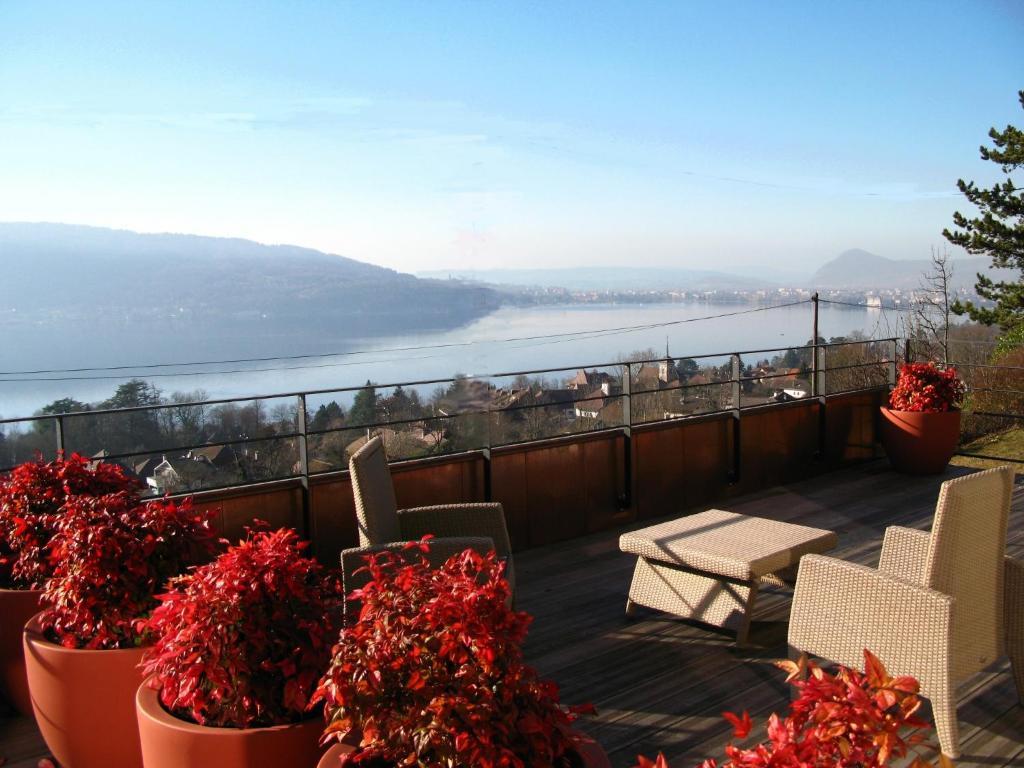 Le Clos Du Lac - Location De Chambres Veyrier-du-Lac Exteriör bild